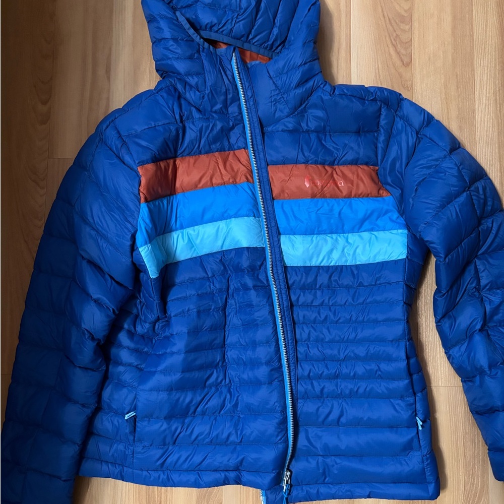 ❤️SOLD❤️Women’s Blue and Orange Puffer Jacket Cotopaxi